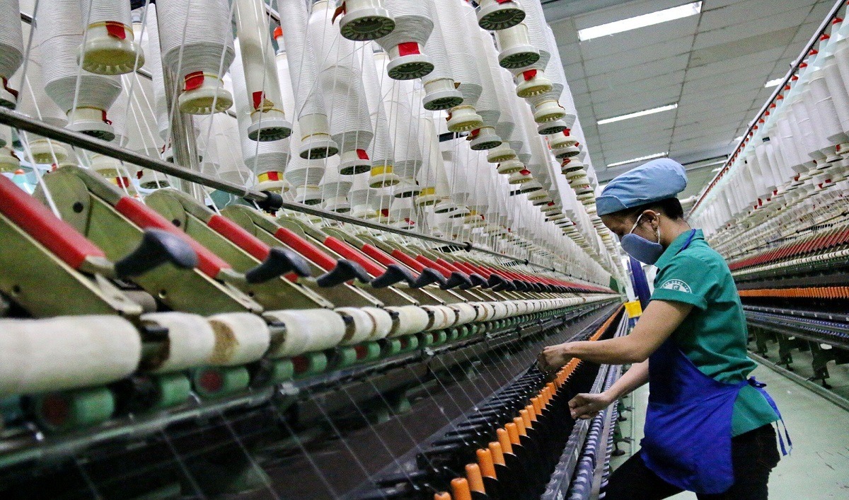 Grasim Industries Reports Rs 1.18 Billion Net Loss in Q1 FY26 Despite Rs 92.23 Billion Revenue