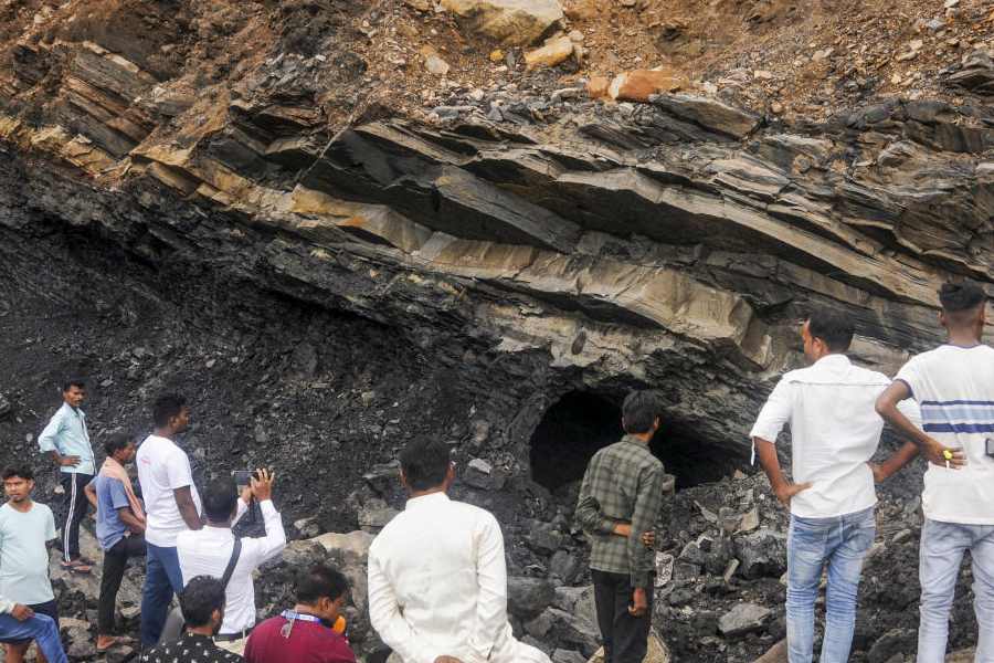 Coal Sector Revolution: Uniform Dress Code And Rs 1 Crore Insurance For Miners From September 17
