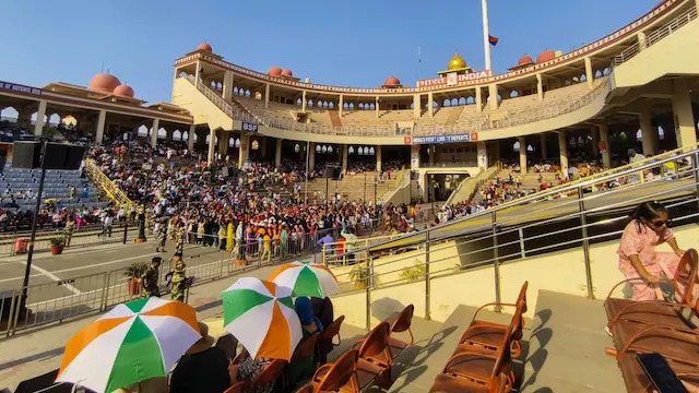 Goodbyes at the Gate: Pakistani Tourists Flock Home as Attari-Wagah Border Locks Down