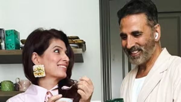 What Made Akshay Kumar Suggest “Aap Bhi Kharid Lijiye"?