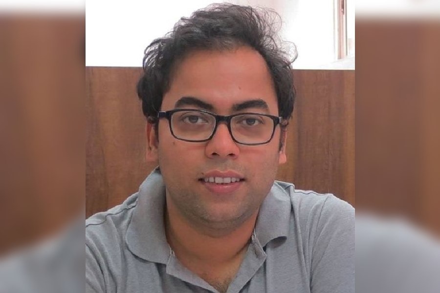 Chemistry Of Origins: Dibyendu Das Wins Vigyan Yuva Shanti Swarup Bhatnagar Award