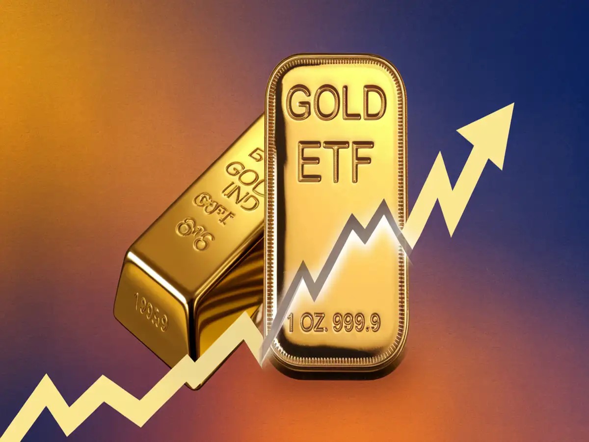 Gold Nears ₹1 Lakh: Experts Advise ETFs and Multi-Asset Funds for Strategic Investment