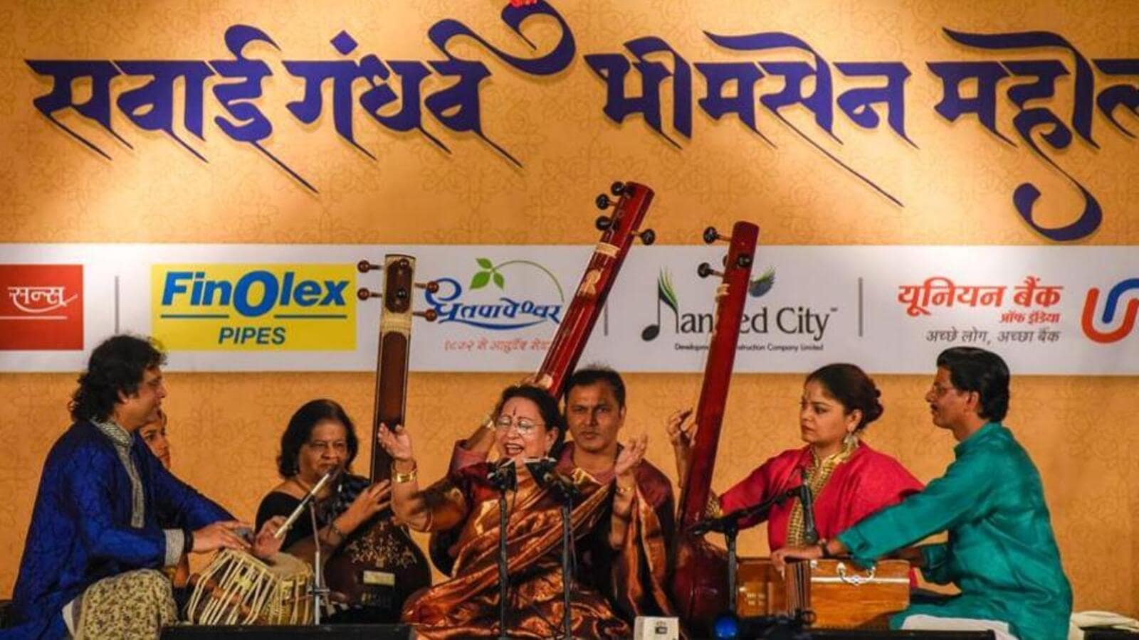 Voice of Sawai Echoes Globally: Anand Deshmukh Enters World Book of Records at Pune’s Iconic Festival
