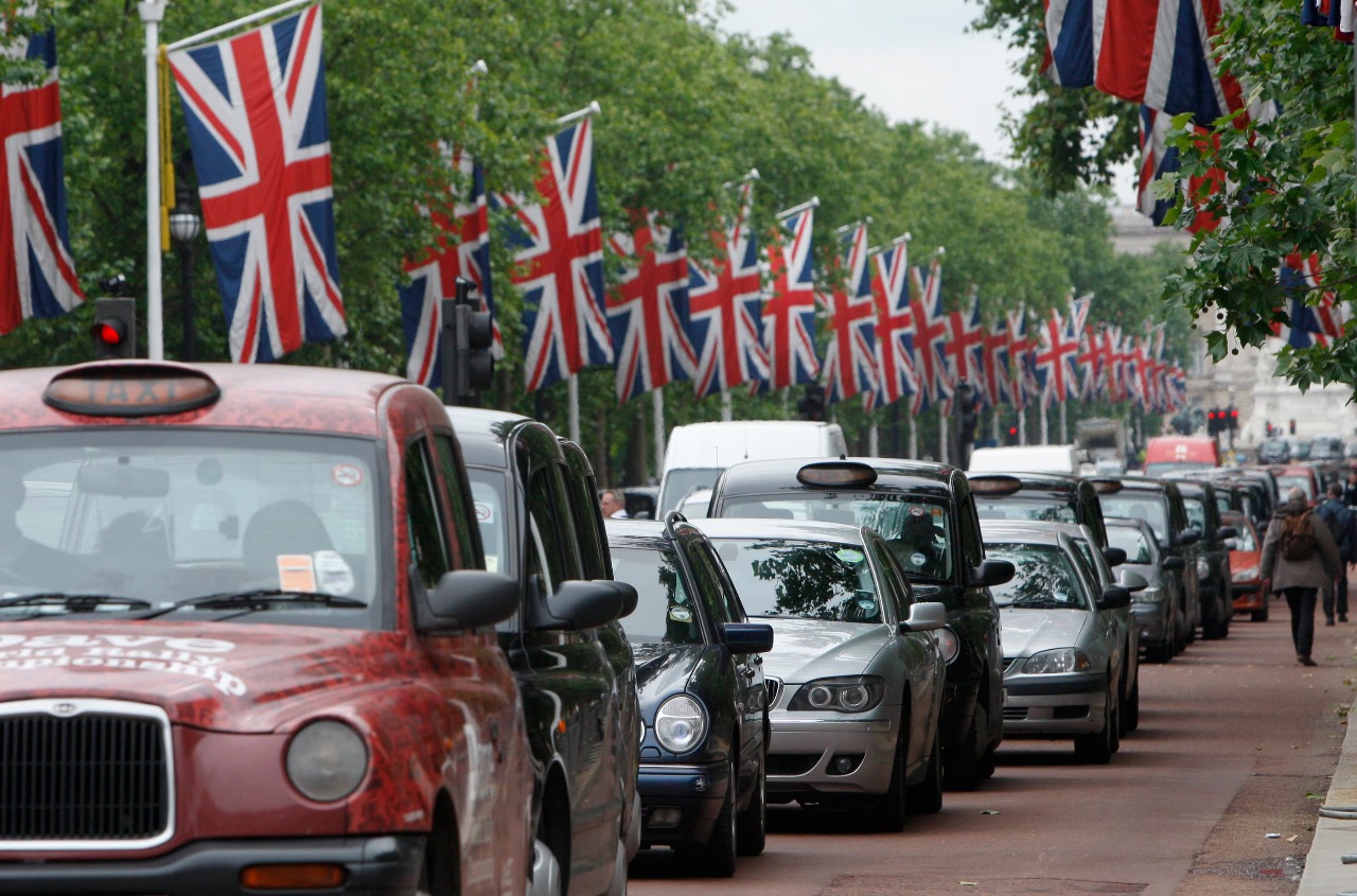 UK New Car Registrations Edge Up 0.5% In October To 144,948 Units