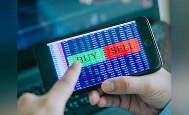 HDFC Securities Analyst Recommends HDFC Gold ETF And Oil India For Near-Term Gains