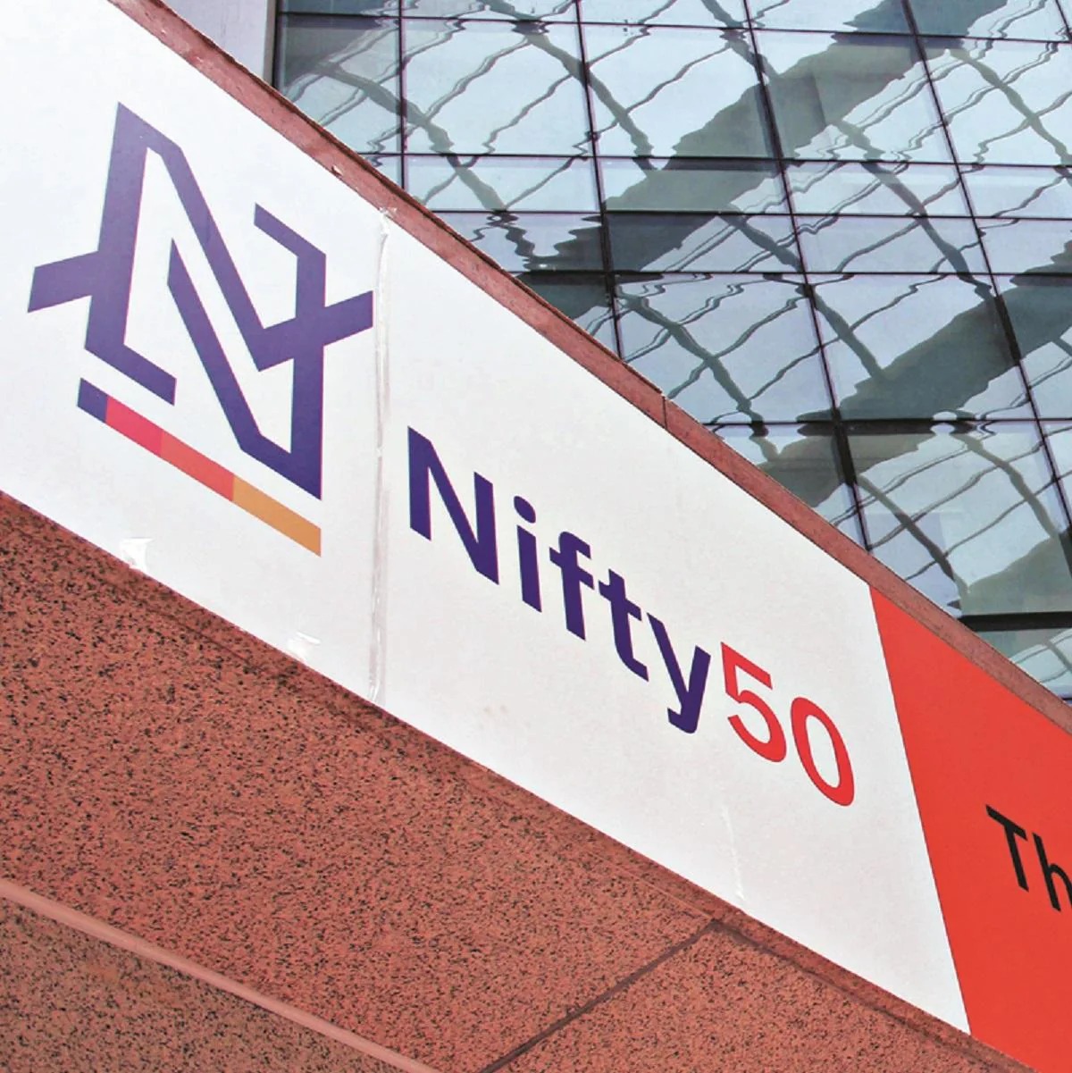 Nifty 50 Index Dips as Markets Face Selling Pressure