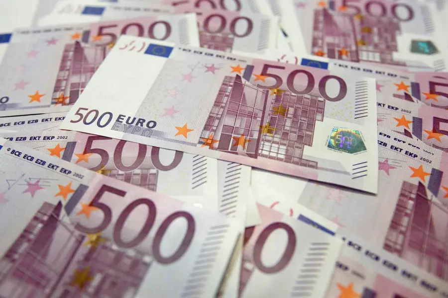 Economic Clouds Gather Over Europe: Stoxx 50 and DAX Futures Fall