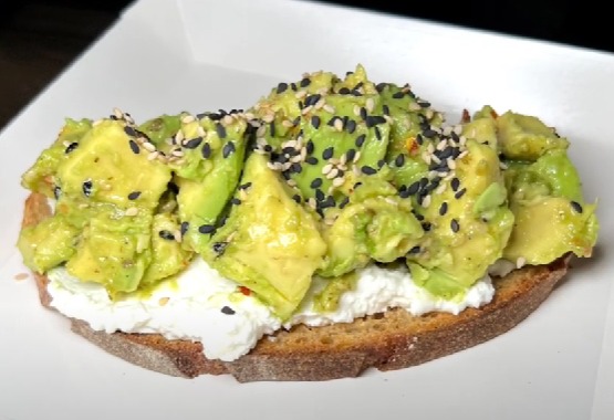 Surat Street Vendor's ₹13,000 Avocado Toast Sparks Online Frenzy