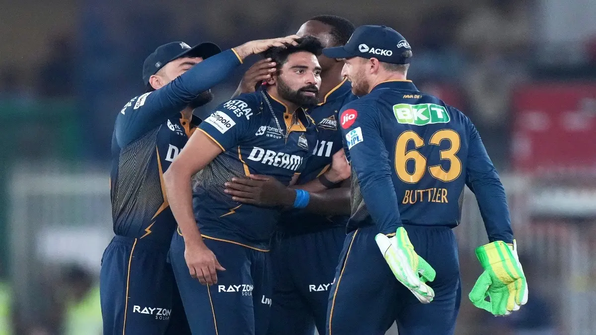 RCB Stumbles Early, Lose  Wickets in Powerplay Against Fierce Bowling Attack