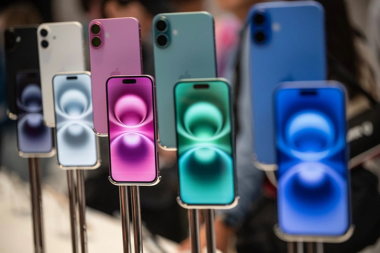 Smartphone Shuffle: India Surpasses China as Top Supplier to U.S. Market