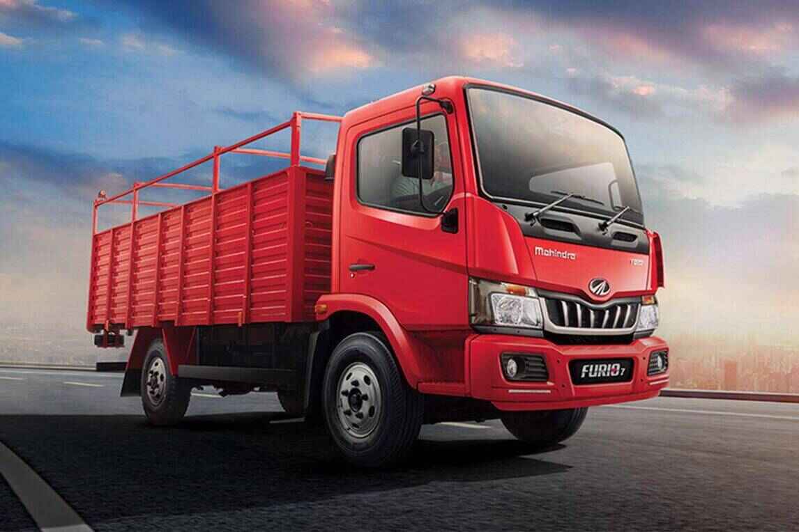 India's Commercial Vehicle Sales Fall 1.05% in April 2025 Due to Market Uncertainty