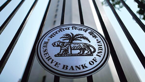 RBI Shuts Down HCBL Co-operative Bank in Lucknow Over Capital and Compliance Shortfalls