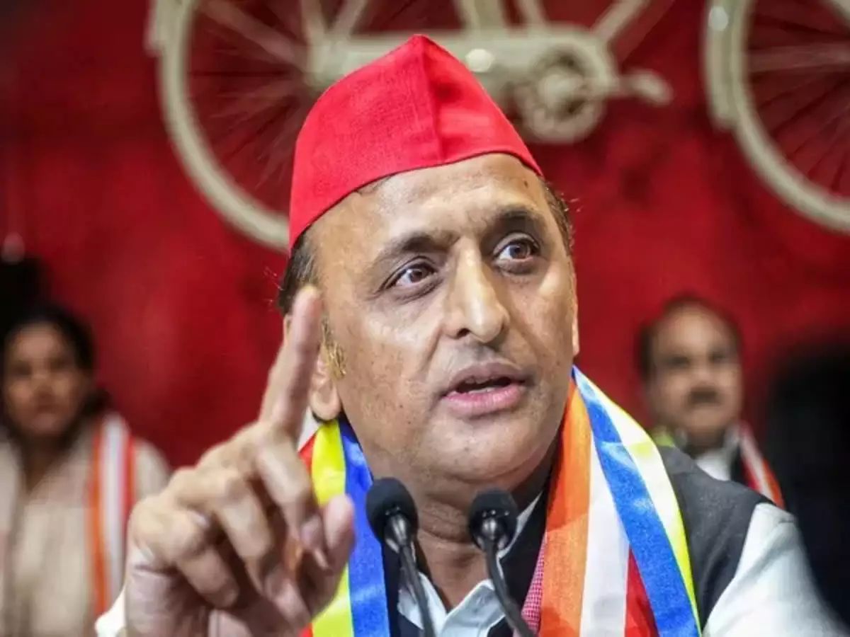 Akhilesh Yadav Questions if UP Government Aims to Achieve $1 Trillion Economy Through Maha Kumbh