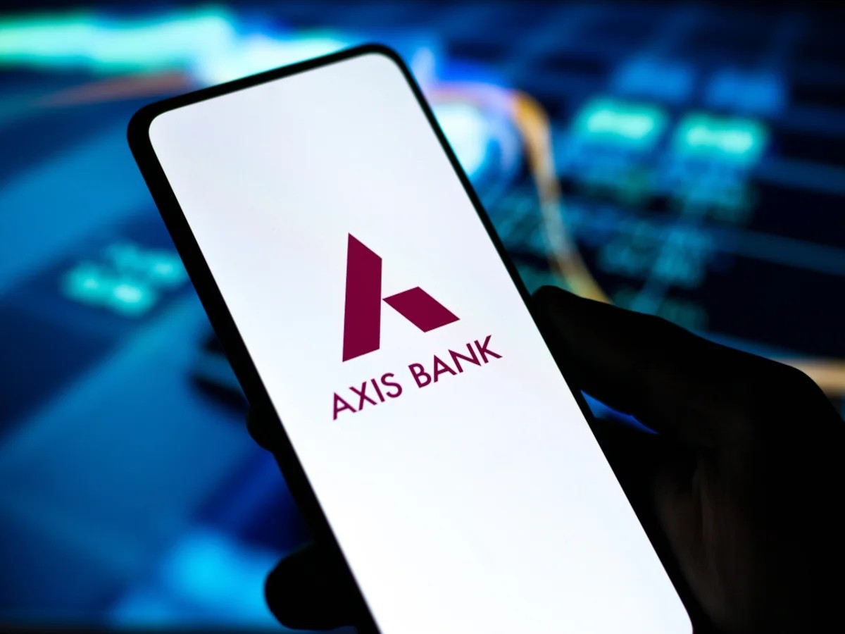 RBI’s Letter of Caution to Axis Bank Revives 2009 KYC Oversight Case