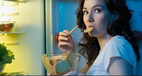 Snack Smarter, Feel Fuller: Nutritionist’s 10 Swaps to Beat Emotional Eating