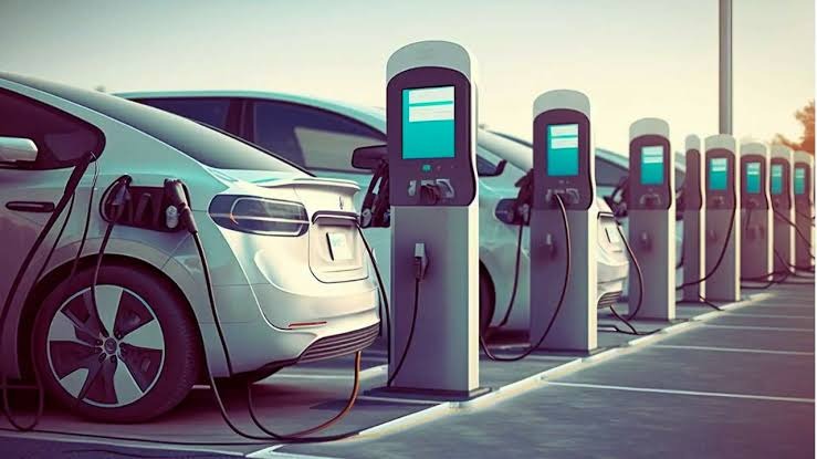 Indian Auto Market Prepares for 23 Vehicle Launches as EVs Outpace ICE