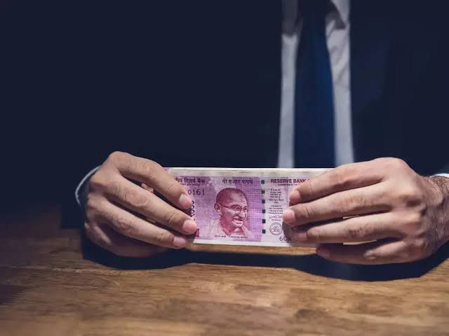 Middle-Class to Money-Class: How One Man Cashed in ₹25 Cr the Smart Way