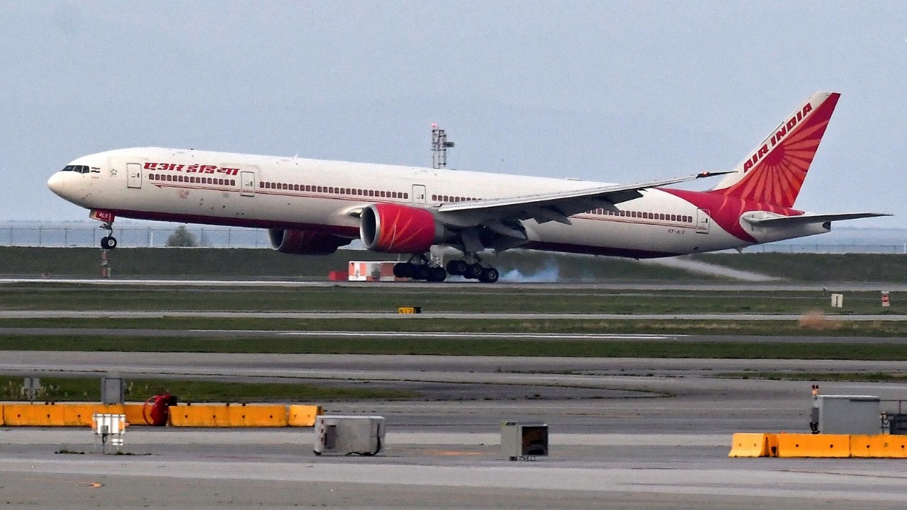 Engine Alert Mid-Air: Delhi–Indore Air India Flight Returns Safely After Fire Indication