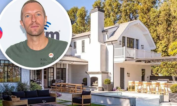 Coldplay's Chris Martin Celebrates Republic Day in India with $202 Million Fortune