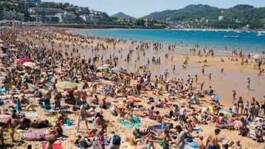 Tourist Trap Alert: 8 Destinations So Crowded You’ll Need a Map for People