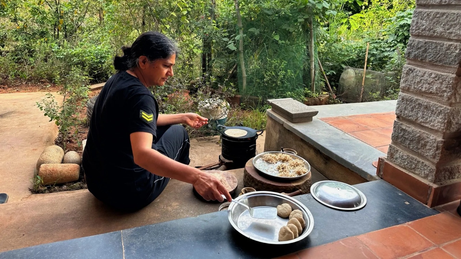 Bengaluru’s Unique Mud Home Runs Off-Grid With Solar And Rainwater