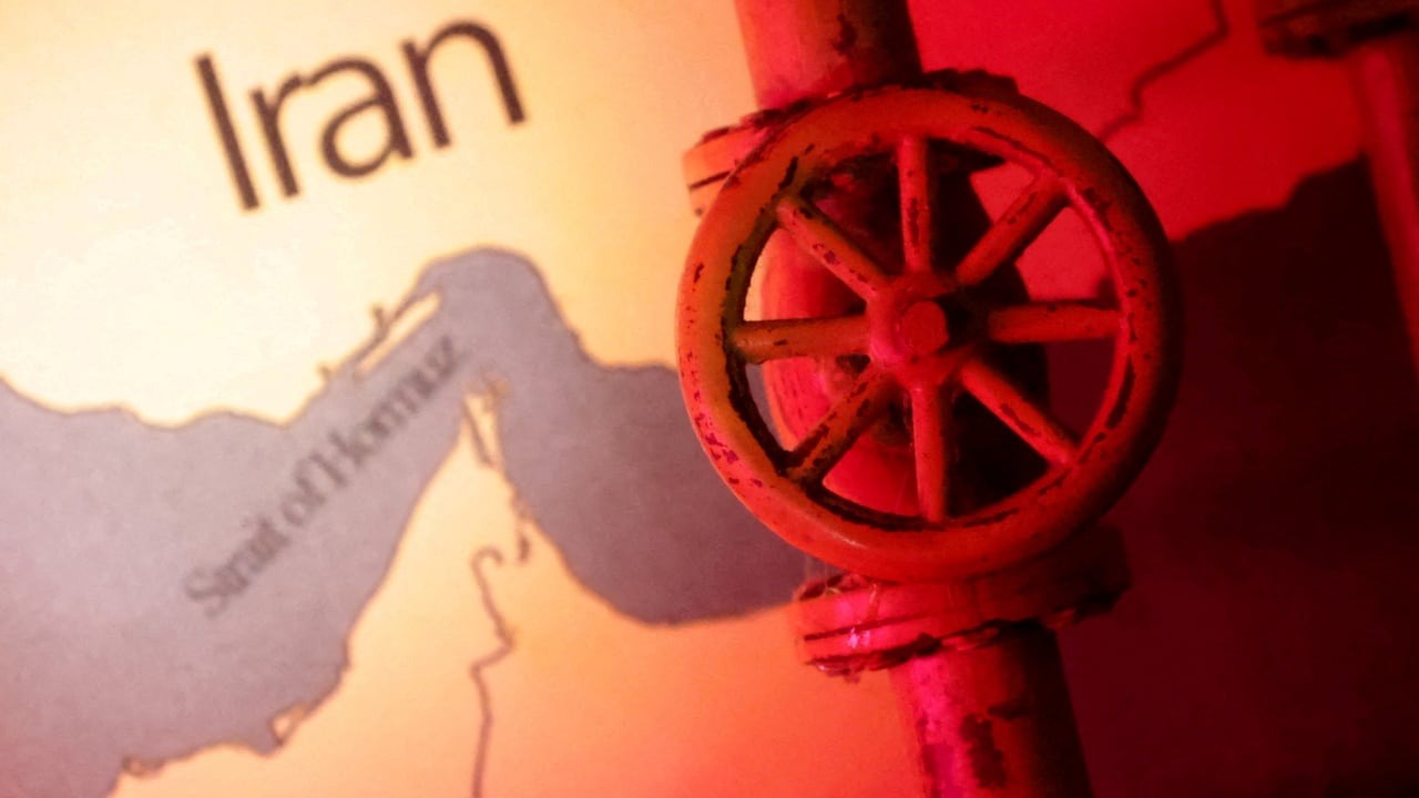 Iran’s Foreign Minister Highlights Strait Of Hormuz Safety Talks In Oman