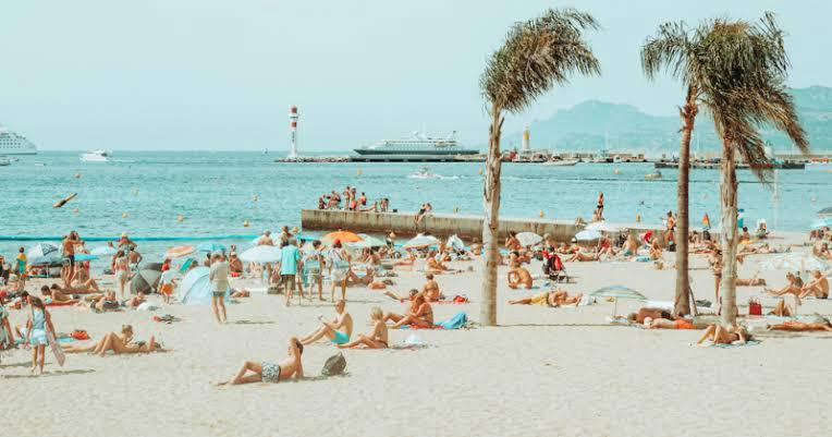 Feeling the Tight Squeeze at the Beach? Blame the Salt, Not the Sun!