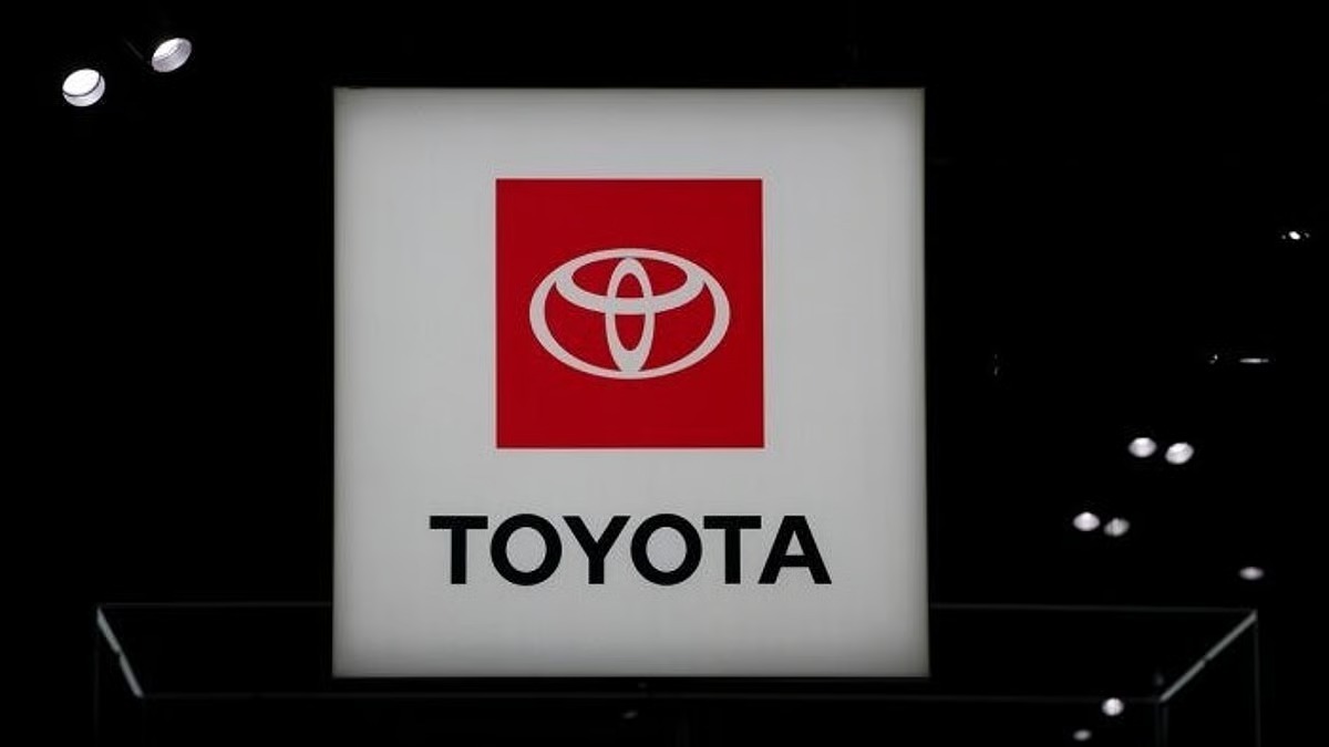 Toyota Raises Full-Year Operating Profit Forecast on Strong Volumes and Cost-Reduction Efforts