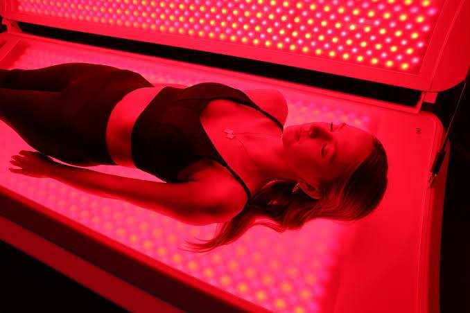 Freeze, Please! And Pass the Red Light – Celebrity Healing Gets High-Tech
