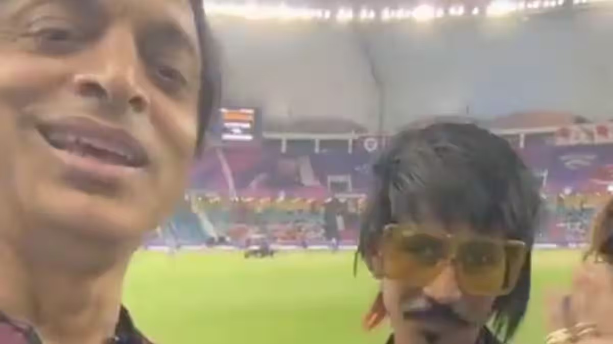 Shoaib Akhtar Meets Viral Sensation Dolly Chaiwala: A Heartwarming Encounter