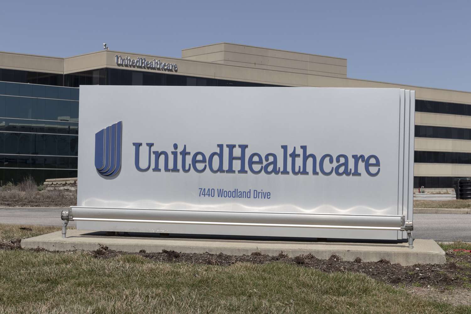 UnitedHealth Shares Plunge 17% Premarket Amid Growing Worries Over Financial Outlook