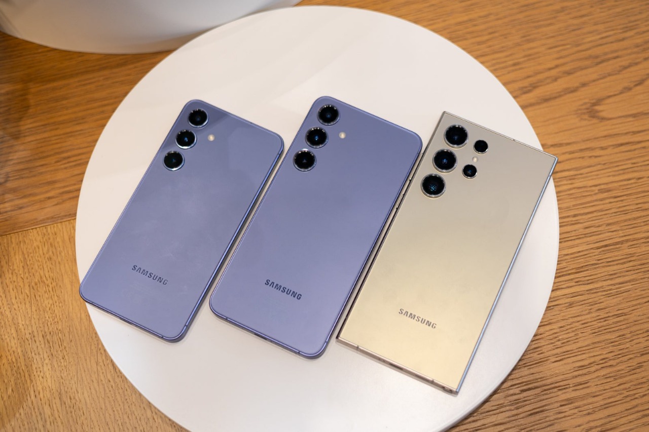 Top Mobile Phones Under Rs 60,000 in March 2025