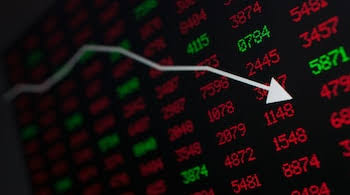 Market Jitters: IT and Auto Stocks Hit the Brakes, FMCG Shines Bright