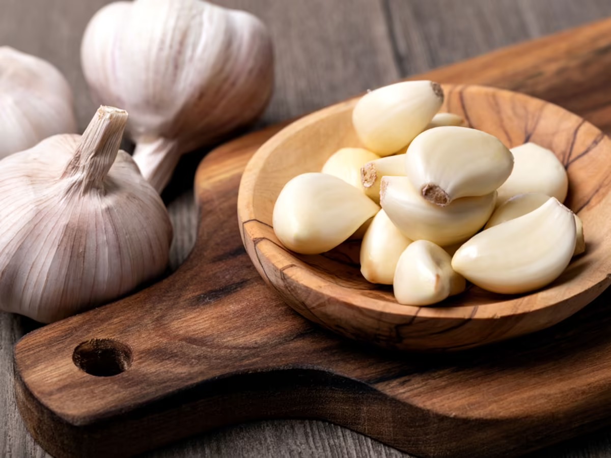 Unlocking the Secrets: Daily Raw Garlic and Its Surprising Health Impact in a Month