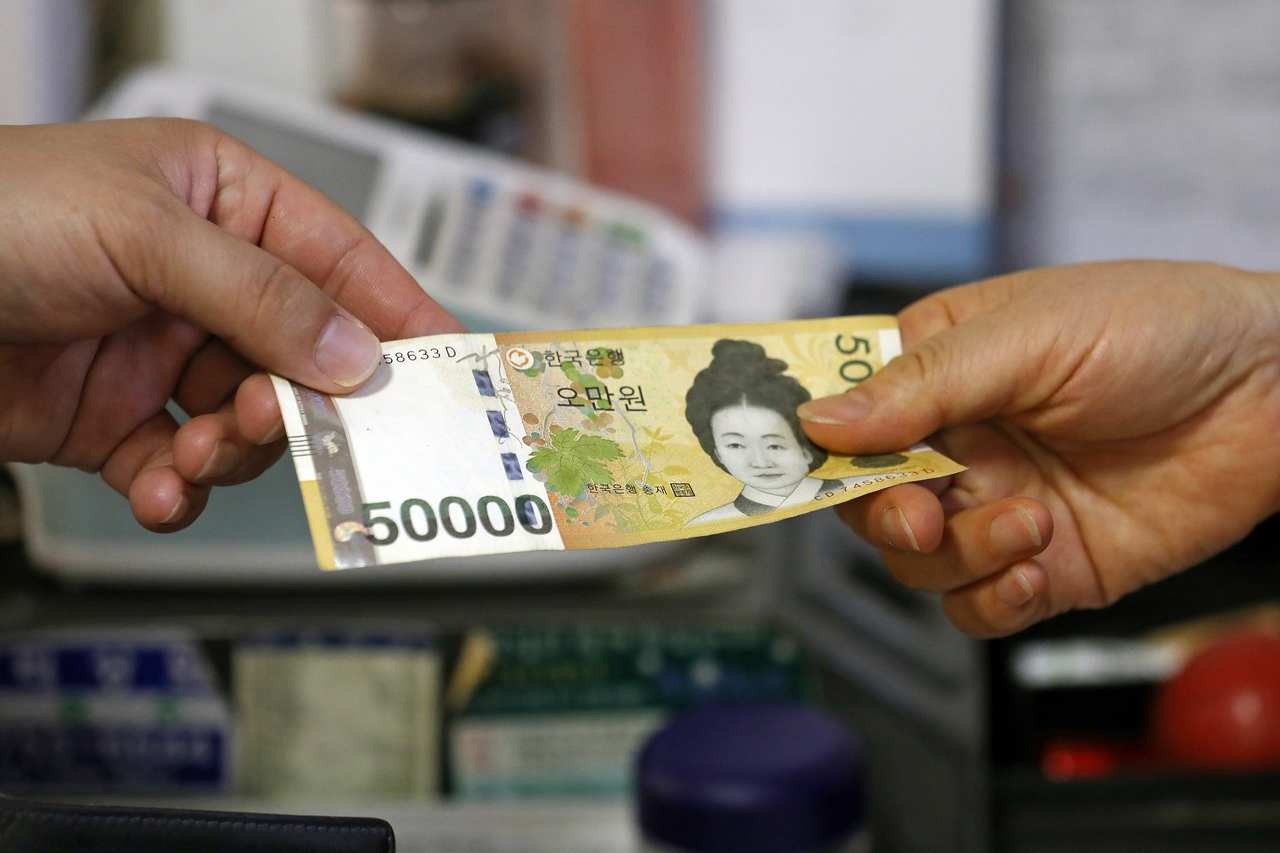 Currency Bulls Unleashed: Taiwan Dollar and Peso Hit Four-Year Highs, Asia’s Rally Gains Steam