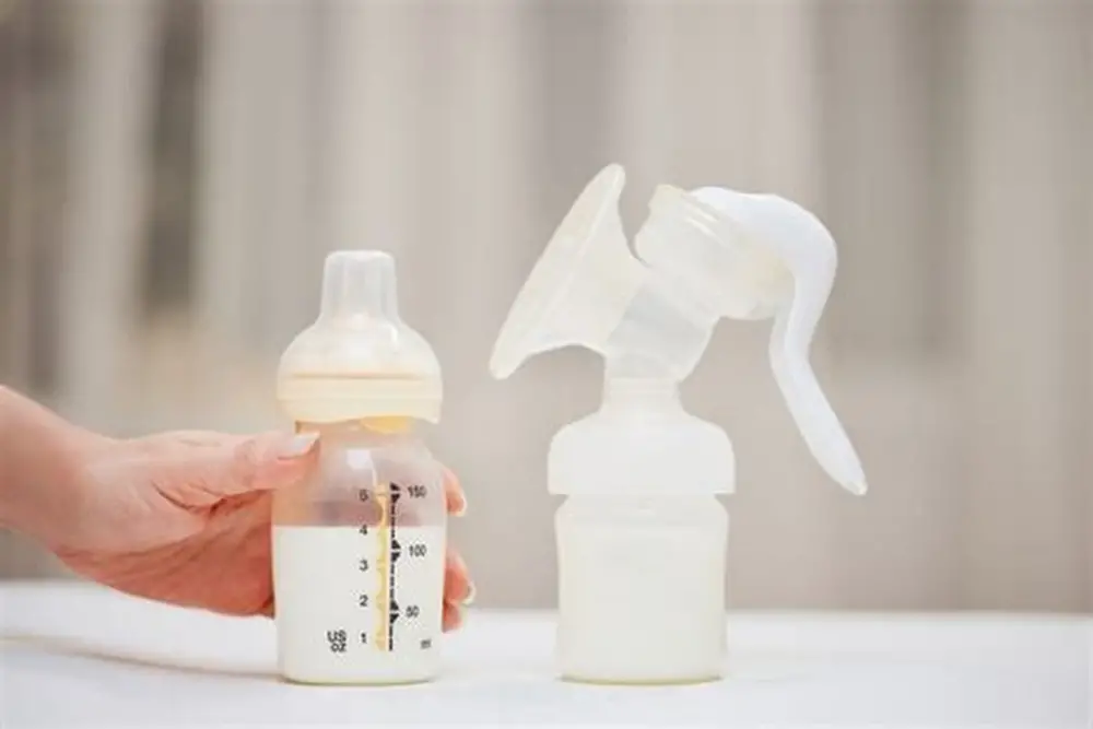 New Moms Be Alert: Breast Pumping Myths vs. Facts Debunked