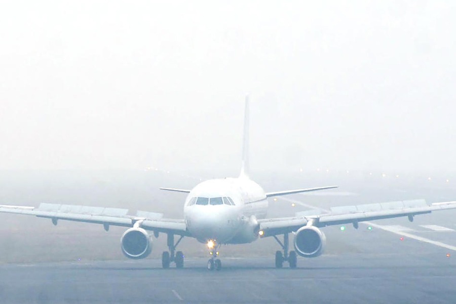 Kolkata Airport Operations Grounded: Fog Delays Over 100 Flights, IndiGo Suspends Services