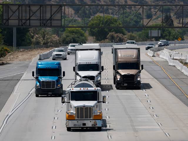 A New US Action Has Put the Future of Thousands of Immigrant Truckers in Question