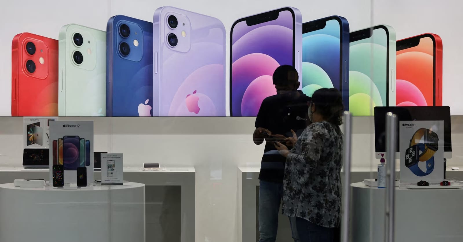 App Store Empire Tested: Apple Faces Crucial Antitrust Reckoning in India