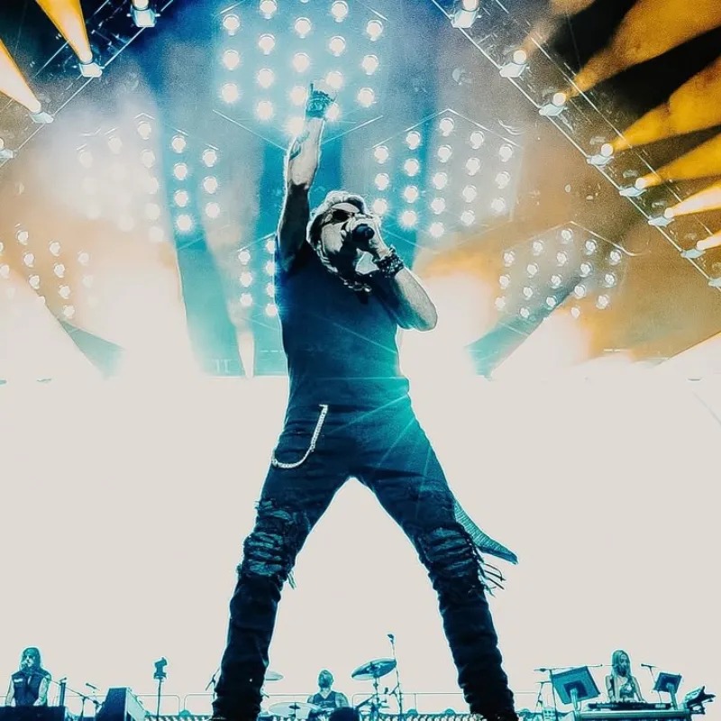 Nostalgia Rules: Why Indian Millennials Flock to Green Day, Coldplay, and Guns N' Roses Concerts
