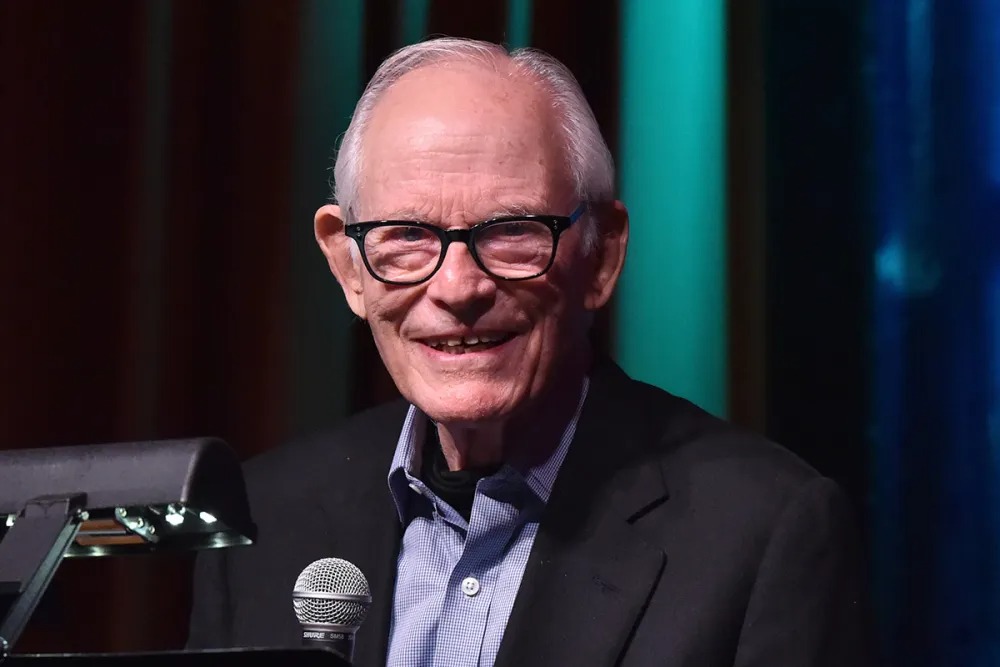 End of an Era—Oscar-Winning Wordsmith Alan Bergman Takes His Final Bow