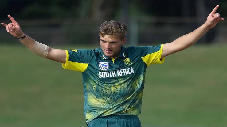 Afghanistan in Deep Trouble at 50/4 as the Skipper departs