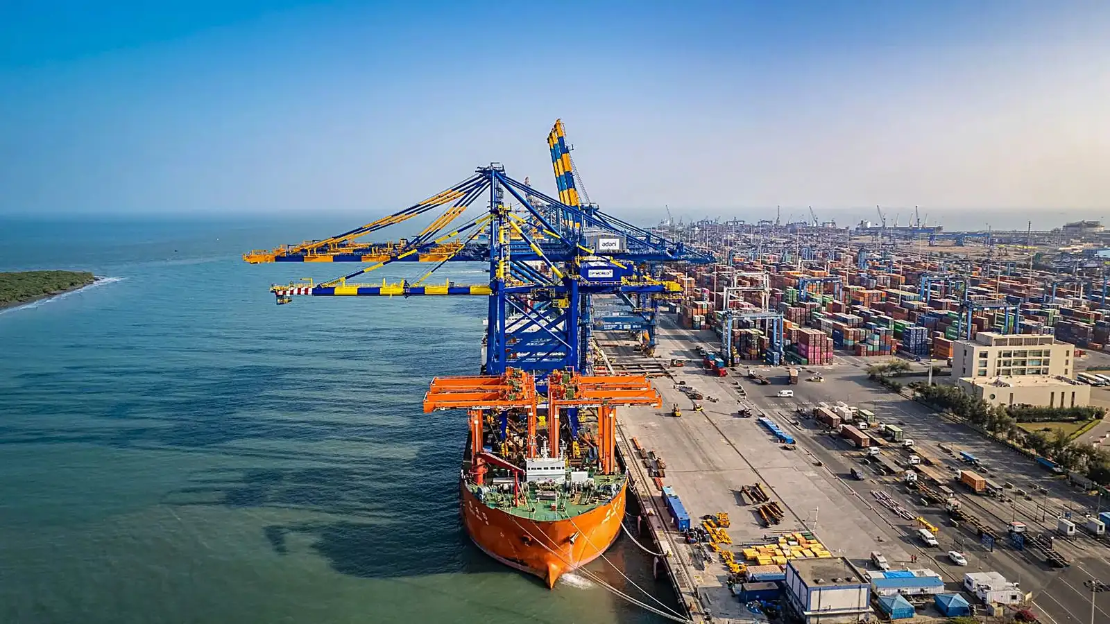 Mundra Port Makes History: First Indian Port to Surpass 200 MMT Cargo Milestone