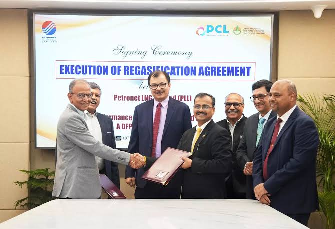 Energy Synergy: Deepak Fertilisers and Petronet LNG Chart Course for Sustainable Manufacturing