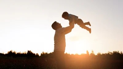 Why Fathers Stay Emotionally Closed: Psychiatrist Explains Therapy Signs