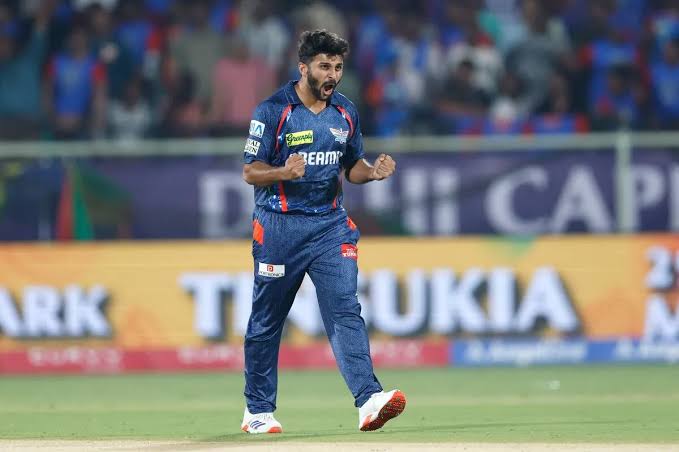 Sunrisers Hyderabad Stumble Early Against Lethal Shardul Thakur