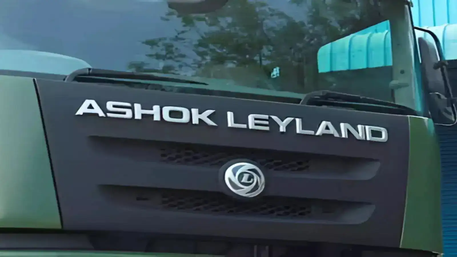 Ashok Leyland Takes the Wheel with Landmark 1,937-Bus Deal from Tamil Nadu, Strengthening Public Transport