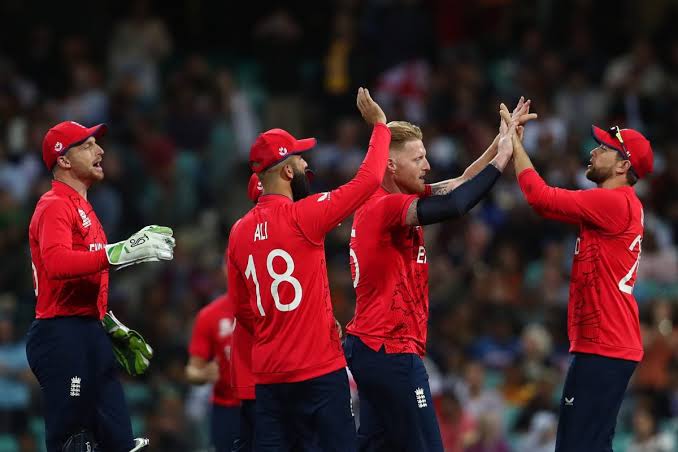 England's Crucial Victory Keeps Series Hopes Alive
