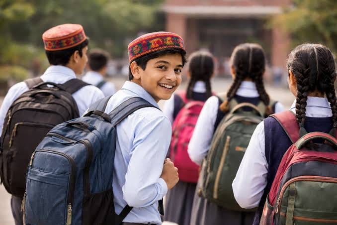 The Big Switch: 24,000 Himachal Pradesh Students Trade Private Classrooms for Upgraded Govt CBSE Desk