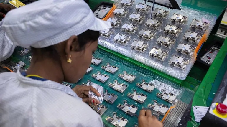 Artificial Electronics to Invest ₹10,000 Crore in Maharashtra Facility for Sapphire Ingots and Wafers